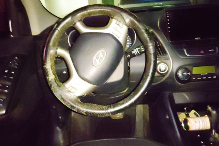 Used Hyundai ix35 2015 2.0L Automatic 2WD Smart Version China V Standard Steering Wheel
