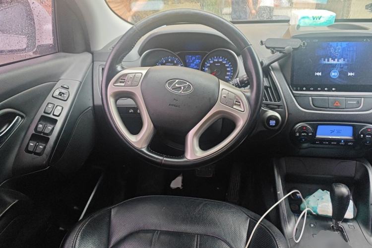 Used Hyundai ix35 2015 2.0L Automatic 2WD Smart Version China V Standard Steering Wheel