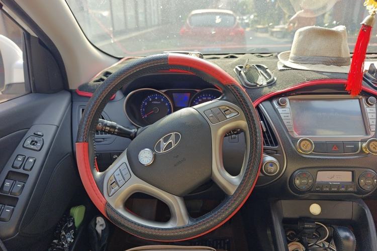Used Hyundai ix35 2015 2.0L Automatic 2WD Smart Type China IV Steering Wheel