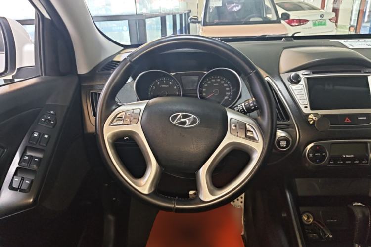 Used Hyundai ix35 2015 2.0L Automatic 2WD Smart Type China IV Steering Wheel
