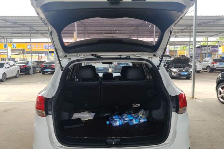 Used Hyundai ix35 2015 2.0L Automatic 2WD Comfort Edition China IV Standard Trunk