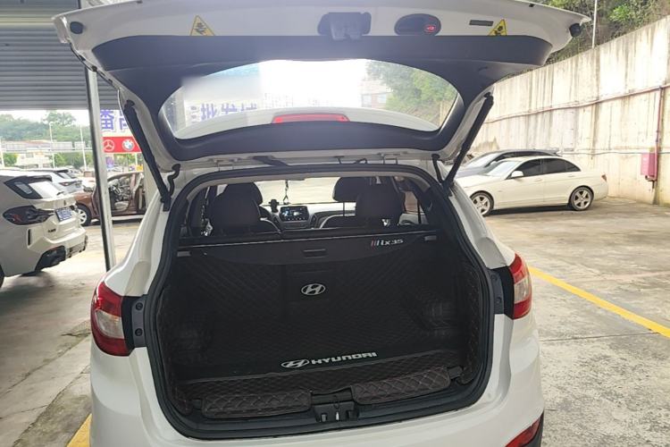 Used Hyundai ix35 2015 2.0L Automatic 2WD Smart Version China V Standard Trunk