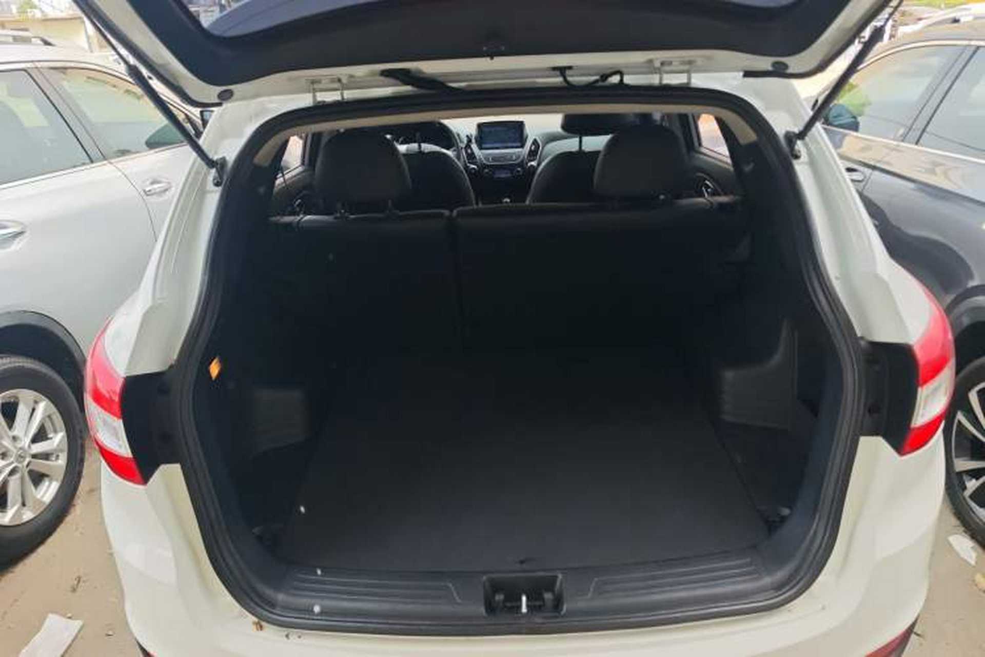 Used Hyundai ix35 2015 2.0L Automatic 2WD Smart Version China V Standard Trunk