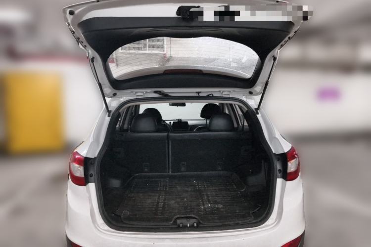 Used Hyundai ix35 2015 2.0L Automatic 2WD Smart Type China IV Trunk