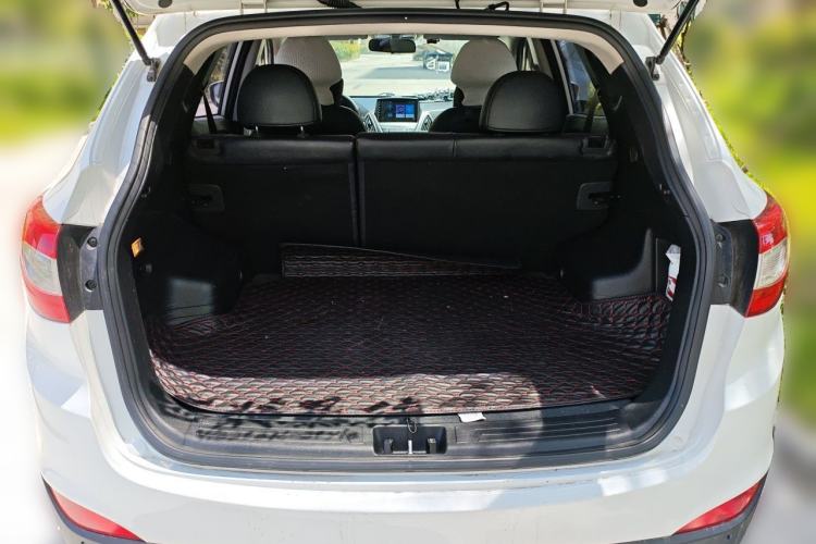 Used Hyundai ix35 2015 2.0L Automatic 2WD Smart Version China V Standard Trunk
