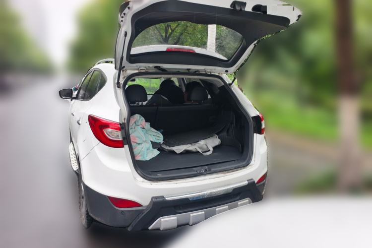 Used Hyundai ix35 2015 2.0L Automatic 2WD Smart Version China V Standard Trunk