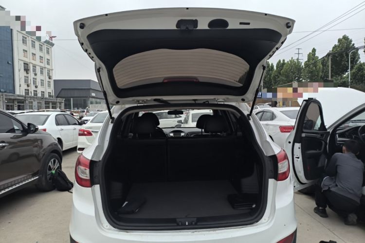 Used Hyundai ix35 2015 2.0L Automatic 2WD Smart Version China V Standard Trunk
