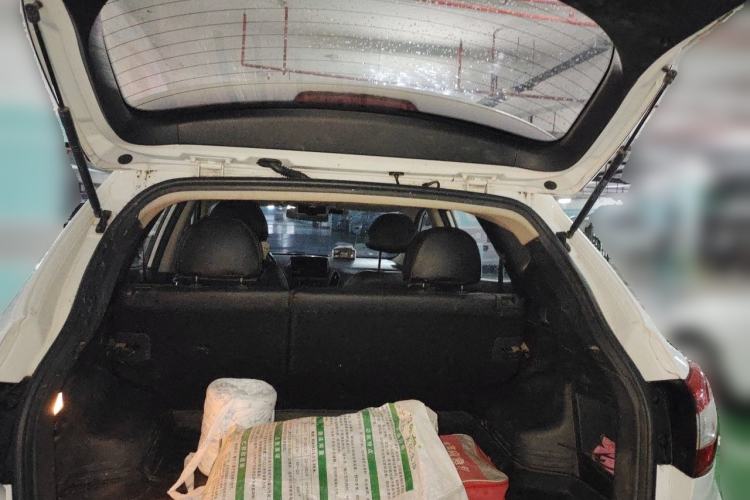 Used Hyundai ix35 2015 2.0L Automatic 2WD Smart Type China IV Trunk