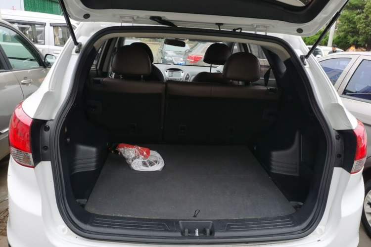 Used Hyundai ix35 2015 2.0L Automatic 2WD Comfort Edition China IV Standard Trunk