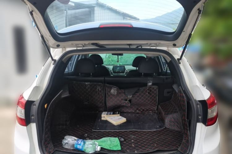 Used Hyundai ix35 2015 2.0L Automatic 2WD Smart Version China V Standard Trunk