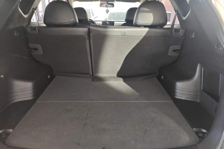 Used Hyundai ix35 2015 2.0L Manual Two-Wheel Drive Comfort Version China IV Standard Trunk