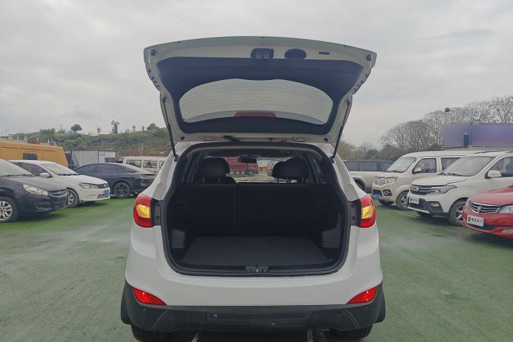 Used Hyundai ix35 2015 2.0L Automatic 2WD Smart Type China IV Trunk
