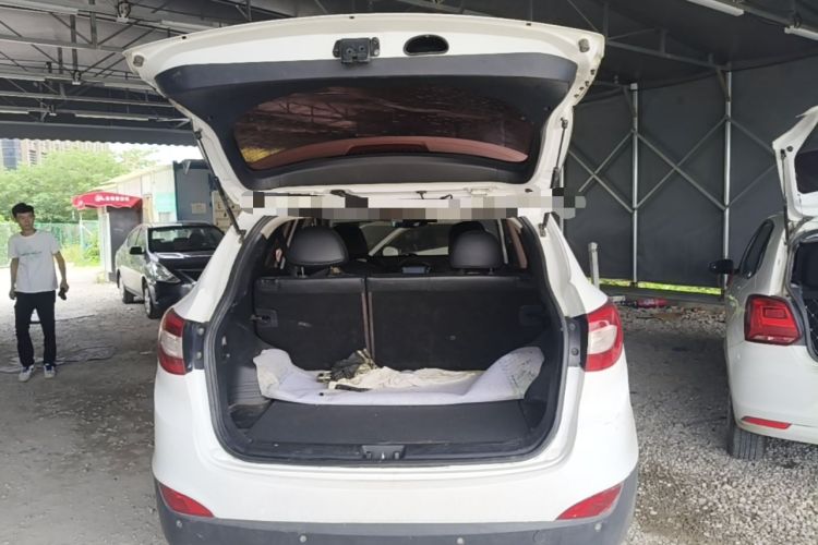 Used Hyundai ix35 2015 2.0L Automatic 2WD Smart Type China IV Trunk