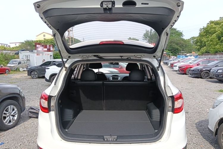 Used Hyundai ix35 2015 2.0L Automatic 2WD Smart Type China IV Trunk