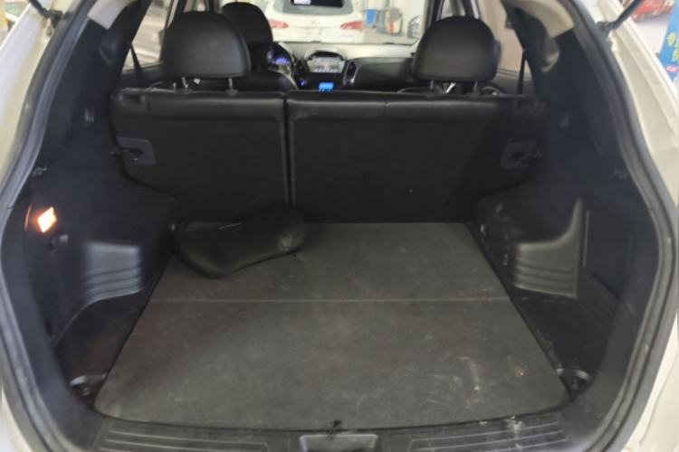 Used Hyundai ix35 2015 2.0L Automatic 2WD Smart Version China V Standard Trunk