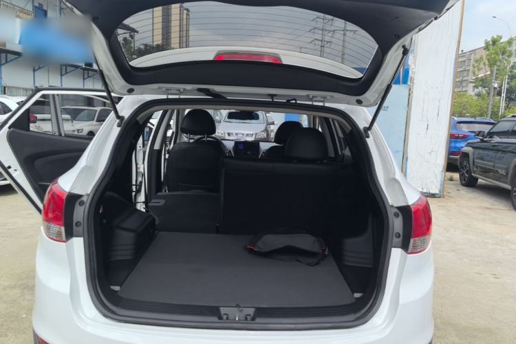 Used Hyundai ix35 2015 2.0L Automatic 2WD Comfort Edition China IV Standard Trunk