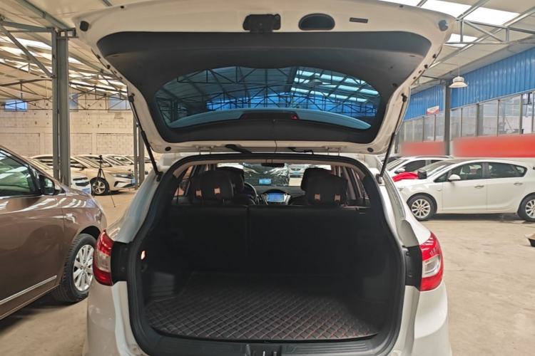 Used Hyundai ix35 2015 2.0L Automatic 2WD Smart Type China IV Trunk
