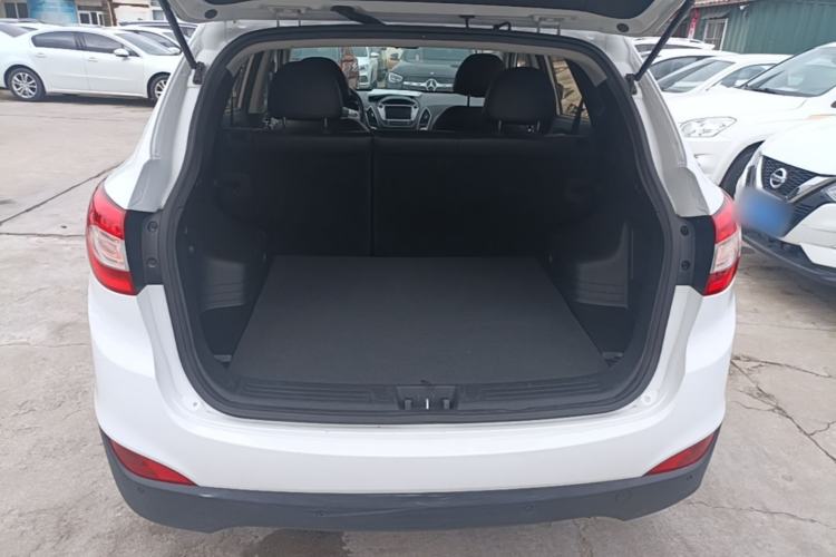 Used Hyundai ix35 2015 2.0L Automatic 2WD Smart Version China V Standard Trunk