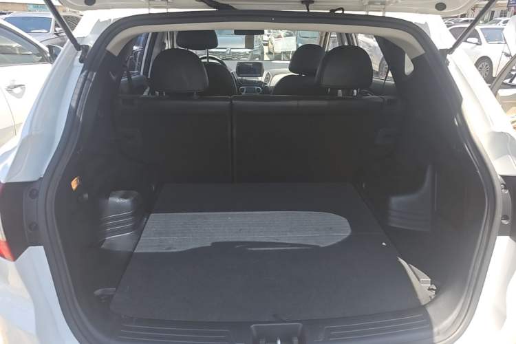 Used Hyundai ix35 2015 2.0L Automatic 2WD Smart Type China IV Trunk