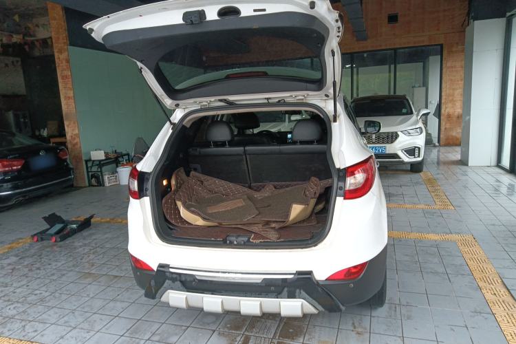 Used Hyundai ix35 2015 2.0L Automatic 2WD Smart Version China V Standard Trunk