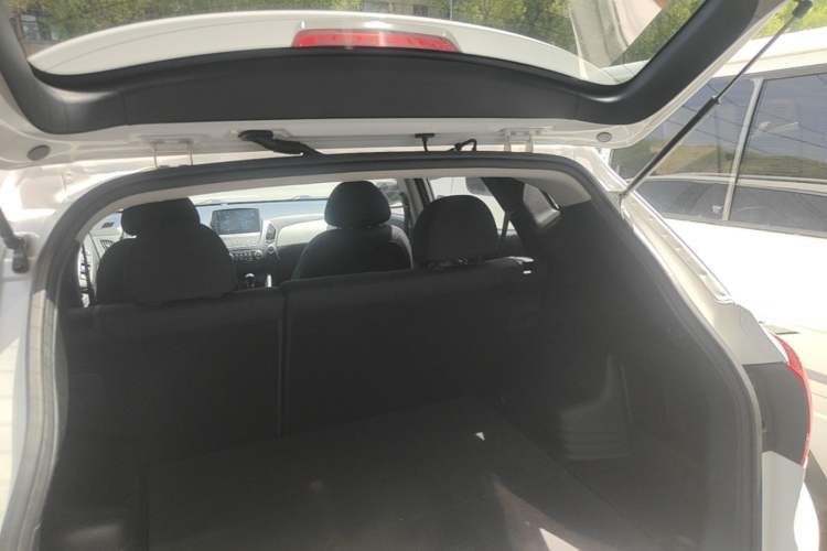 Used Hyundai ix35 2015 2.0L Manual Two-Wheel Drive Comfort Version China V Standard Trunk