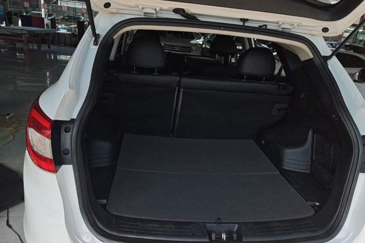 Used Hyundai ix35 2015 2.0L Automatic 2WD Smart Type China IV Trunk