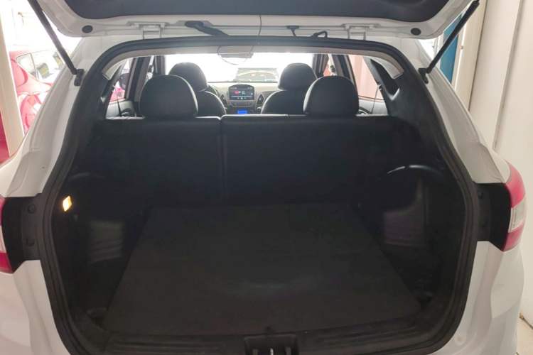 Used Hyundai ix35 2015 2.0L Automatic 2WD Smart Type China IV Trunk