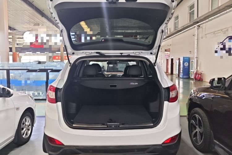 Used Hyundai ix35 2015 2.0L Automatic 2WD Smart Type China IV Trunk