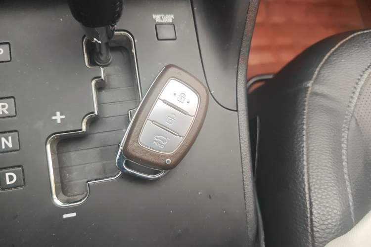 Used Hyundai ix35 2015 2.0L Automatic 2WD Smart Version China V Standard Vehicle Key