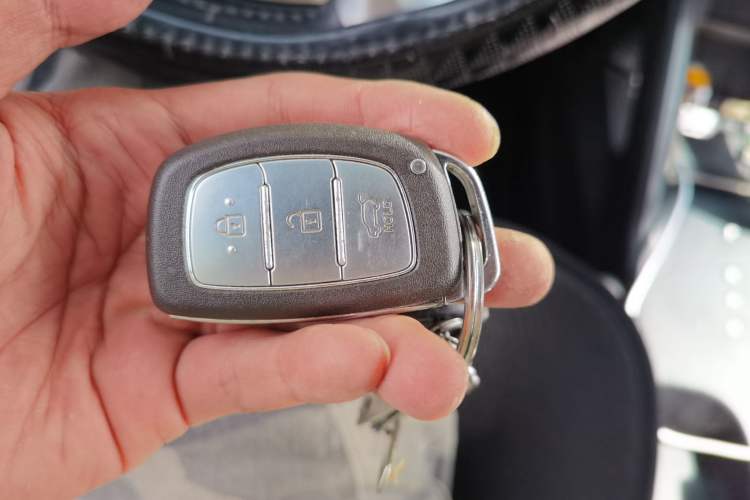 Used Hyundai ix35 2015 2.0L Automatic 2WD Smart Type China IV Vehicle Key