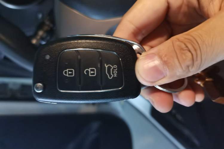 Used Hyundai ix35 2015 2.0L Automatic 2WD Comfort Edition China IV Standard Vehicle Key