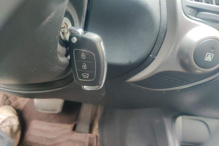 Used Hyundai ix35 2015 2.0L Automatic 2WD Comfort Edition China IV Standard Vehicle Key