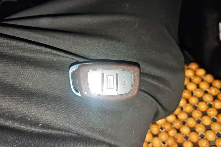 Used Hyundai ix35 2015 2.0L Automatic 2WD Smart Type China IV Vehicle Key