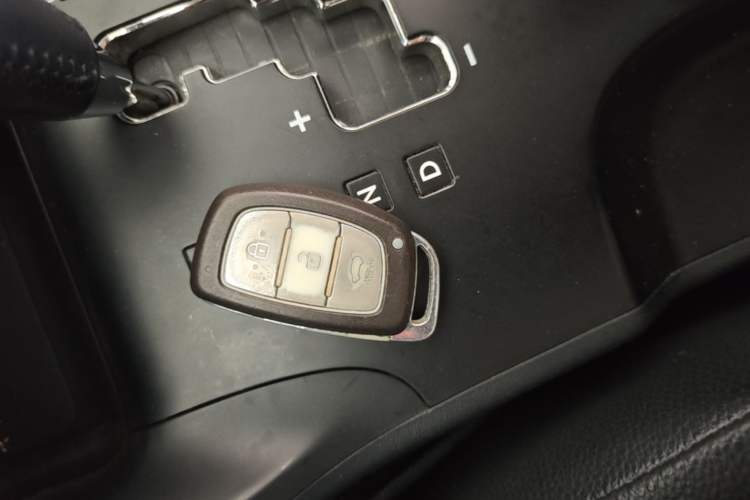 Used Hyundai ix35 2015 2.0L Automatic 2WD Smart Version China V Standard Vehicle Key