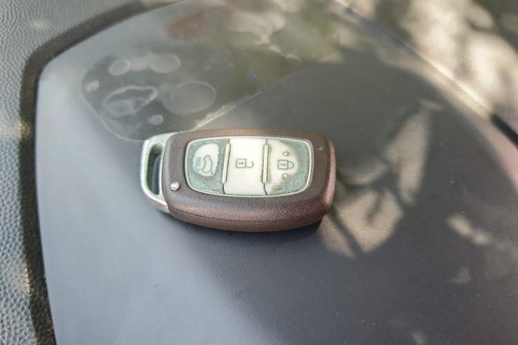 Used Hyundai ix35 2015 2.0L Automatic 2WD Smart Type China IV Vehicle Key