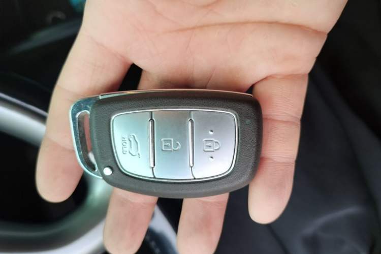 Used Hyundai ix35 2015 2.0L Automatic 2WD Smart Version China V Standard Vehicle Key