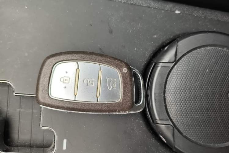 Used Hyundai ix35 2015 2.0L Automatic 2WD Smart Version China V Standard Vehicle Key