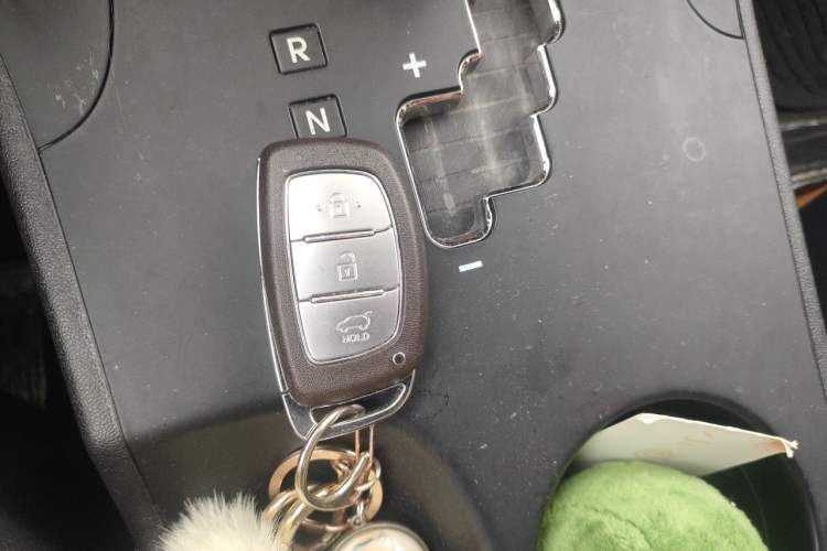 Used Hyundai ix35 2015 2.0L Automatic 2WD Smart Type China IV Vehicle Key