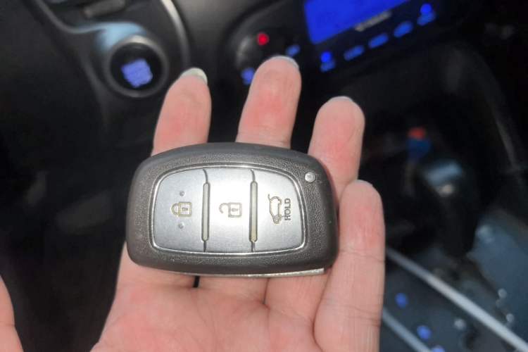 Used Hyundai ix35 2015 2.0L Automatic 2WD Smart Version China V Standard Vehicle Key