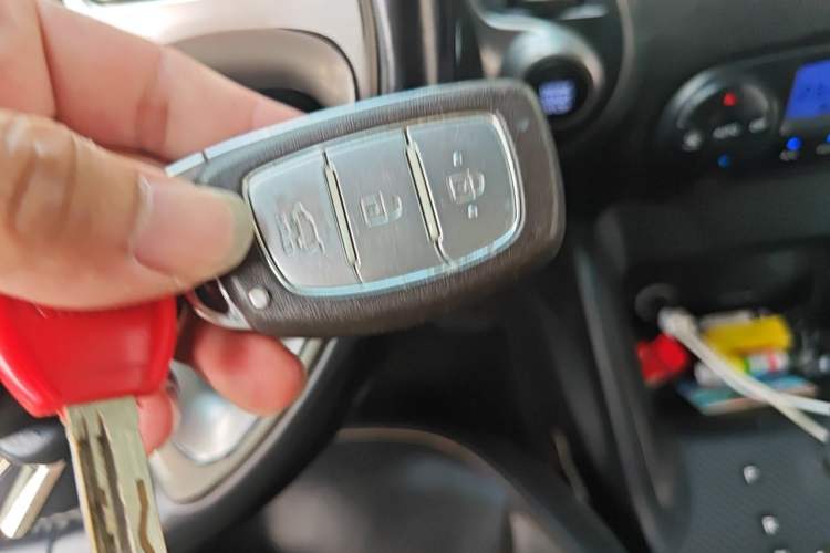 Used Hyundai ix35 2015 2.0L Automatic 2WD Smart Version China V Standard Vehicle Key