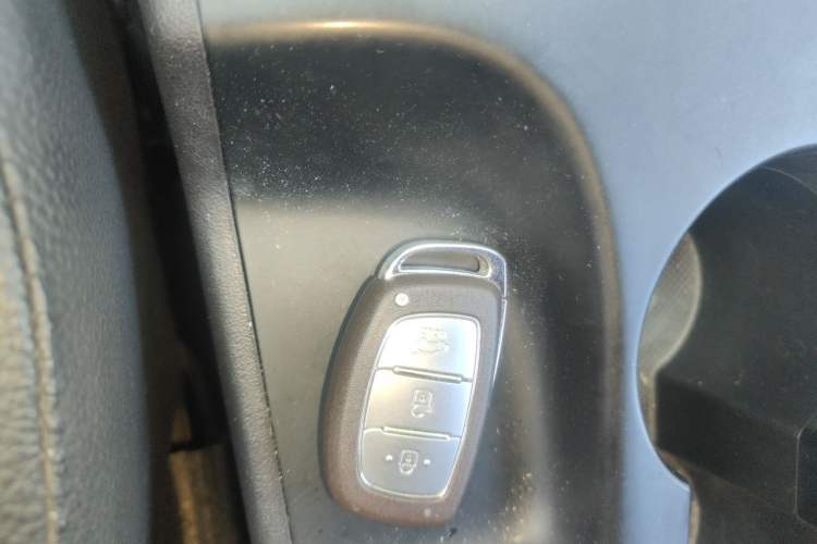 Used Hyundai ix35 2015 2.0L Automatic 2WD Smart Type China IV Vehicle Key
