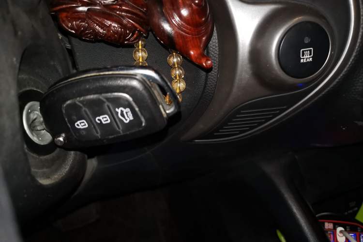 Used Hyundai ix35 2015 2.0L Automatic 2WD Comfort Edition China IV Standard Vehicle Key