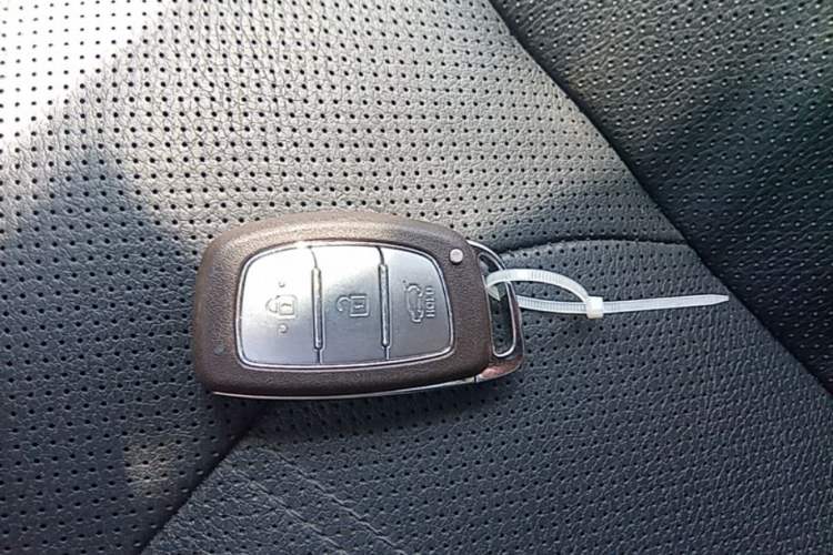 Used Hyundai ix35 2015 2.0L Automatic 2WD Smart Type China IV Vehicle Key