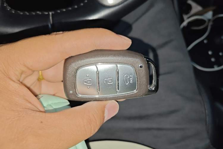 Used Hyundai ix35 2015 2.0L Automatic 2WD Smart Type China IV Vehicle Key