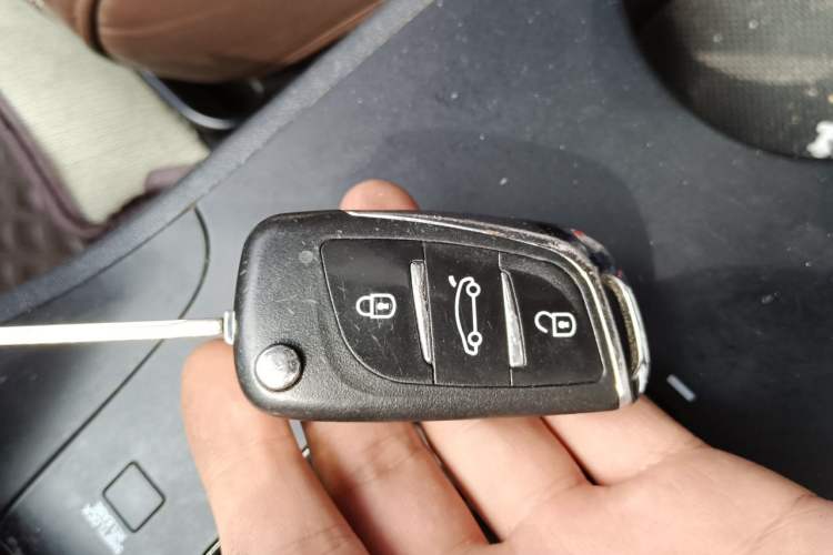 Used Hyundai ix35 2015 2.0L Automatic 2WD Comfort Edition China IV Standard Vehicle Key