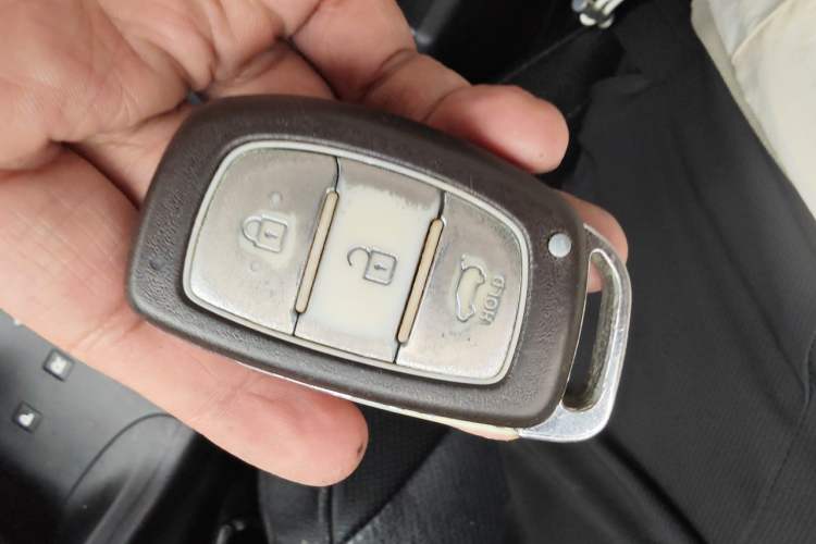 Used Hyundai ix35 2015 2.0L Automatic 2WD Smart Version China V Standard Vehicle Key