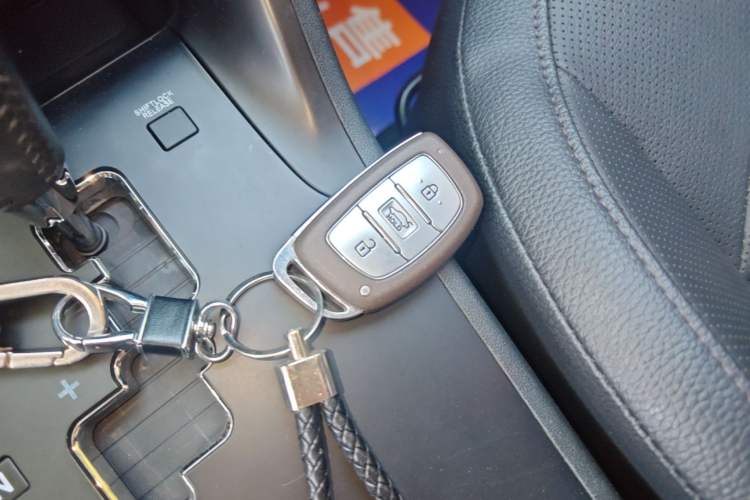 Used Hyundai ix35 2015 2.0L Automatic 2WD Smart Version China V Standard Vehicle Key