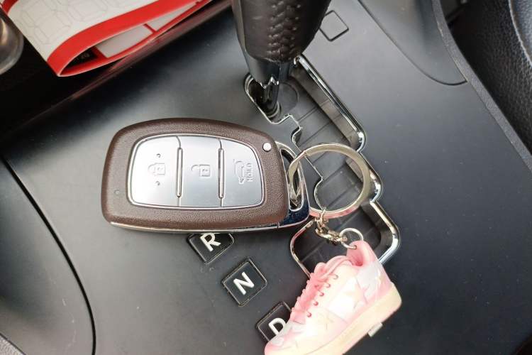 Used Hyundai ix35 2015 2.0L Automatic Two-Wheel Drive Leading Trim China IV Standard Vehicle Key