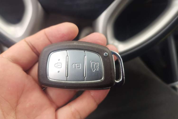 Used Hyundai ix35 2015 2.0L Automatic 2WD Smart Version China V Standard Vehicle Key