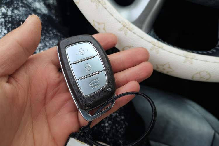 Used Hyundai ix35 2015 2.0L Automatic 2WD Smart Version China V Standard Vehicle Key